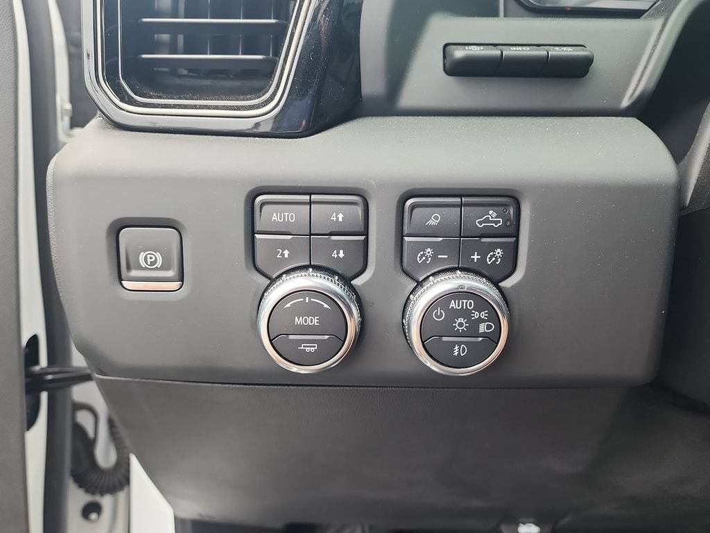 2024 GMC Sierra 1500 AT4 - Photo 17