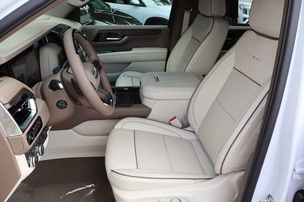 2026 GMC Yukon XL Denali - Photo 11