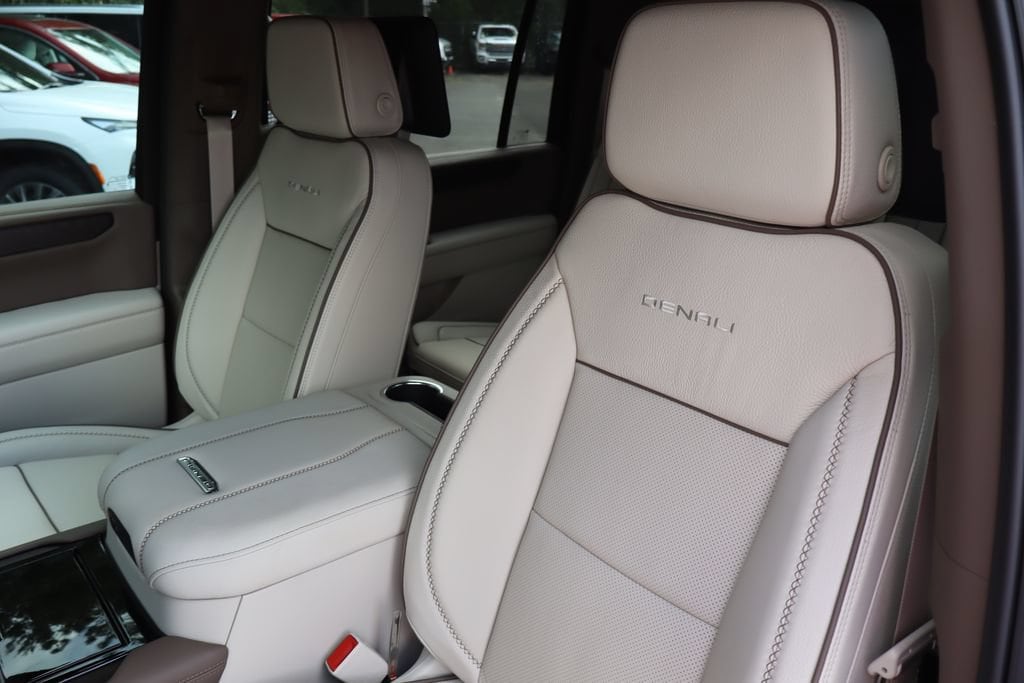 2026 GMC Yukon XL Denali - Photo 13