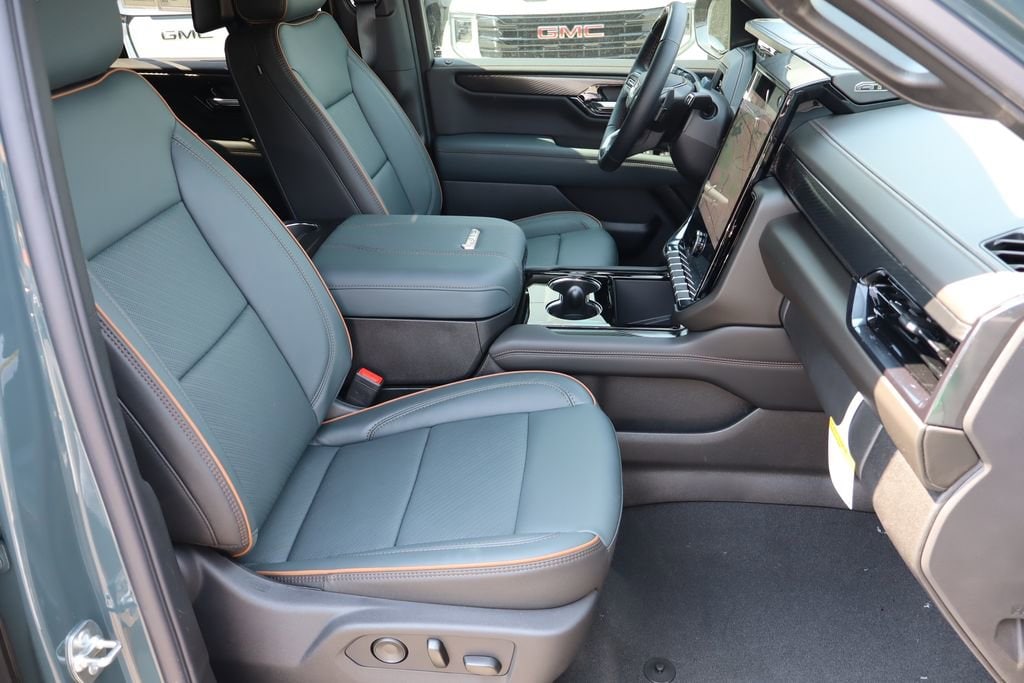 2026 GMC Yukon AT4 - Photo 31