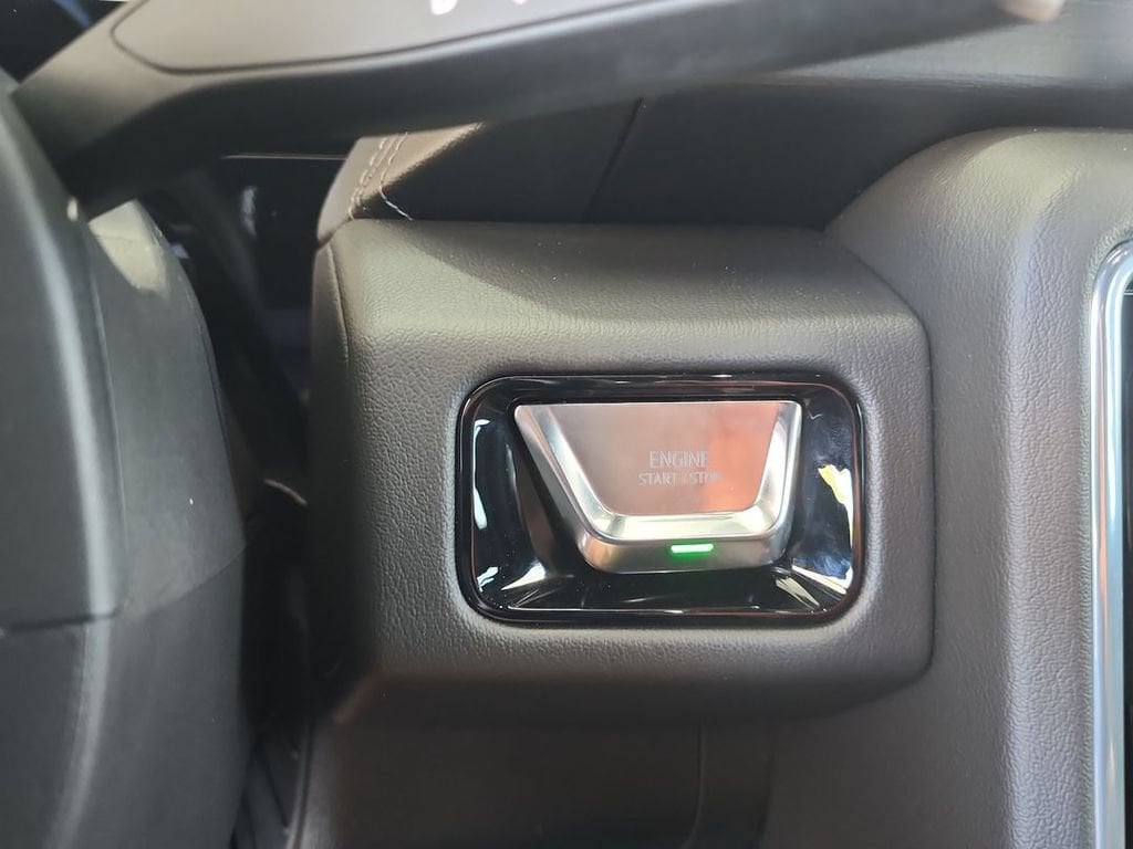 2025 GMC Yukon XL Denali - Photo 17