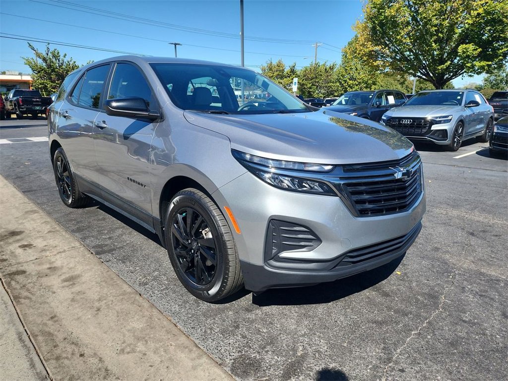 2023 Chevrolet Equinox LS photo 2