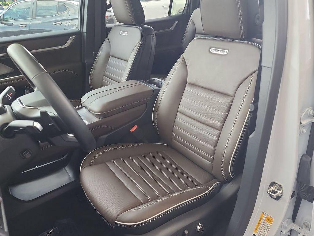2026 GMC Acadia Denali Ultimate - Photo 20