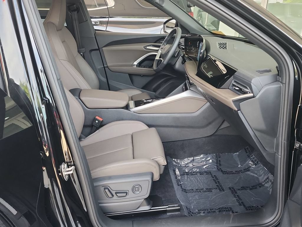 2025 Audi New Q5 Premium Plus - Photo 26