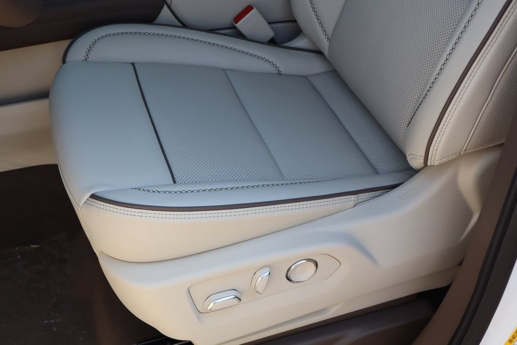 2026 GMC Yukon XL Denali - Photo 12