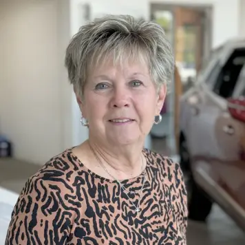 Staff member Cindy Hipley from ID_655e39ad3d0e