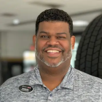 Staff member Samuel Andino from ID_fb5772380f20