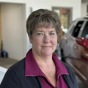 Staff member Leslie Smith from ID_655e39ad3d0e