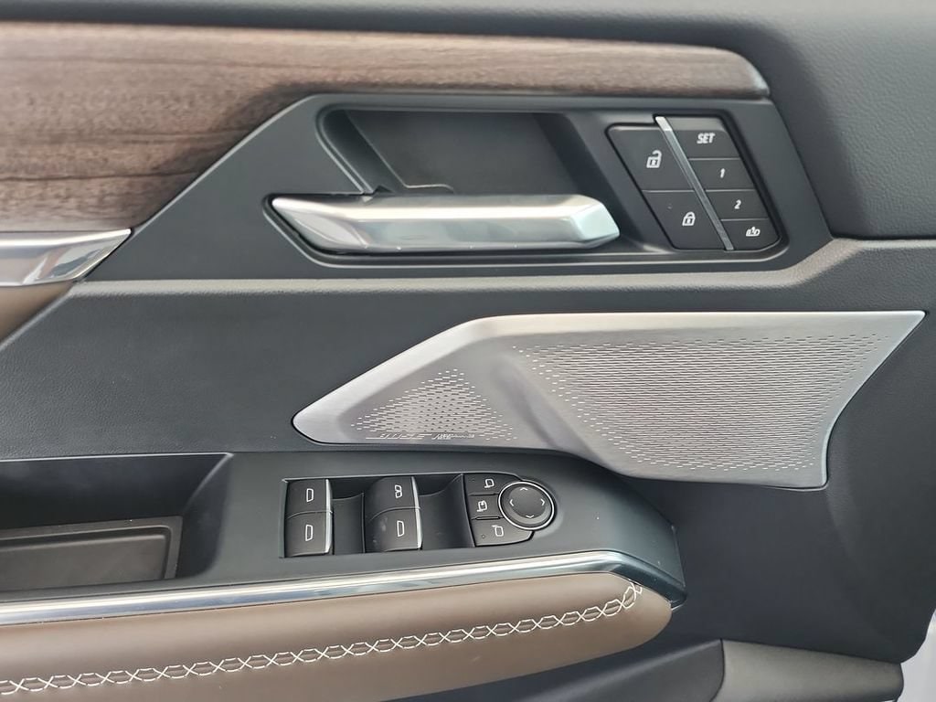 2026 GMC Acadia Denali Ultimate - Photo 23