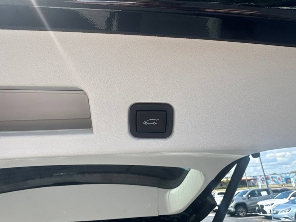 2024 GMC Acadia Denali - Photo 21