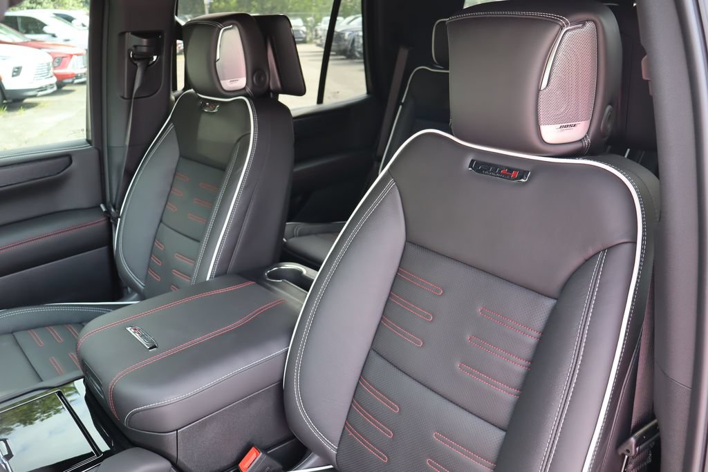 2026 GMC Yukon AT4 Ultimate - Photo 13