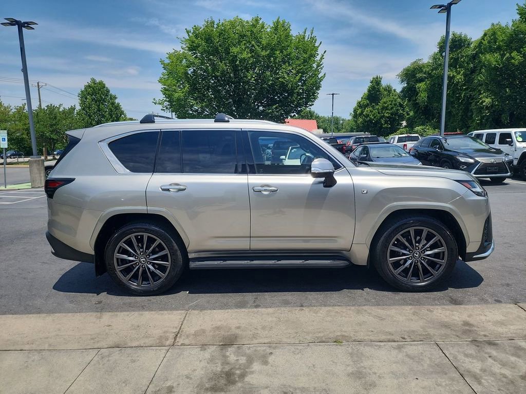 2025 Lexus LX F-Sport - Photo 9