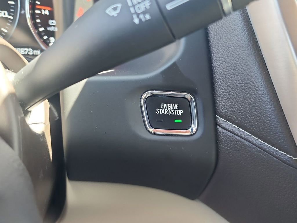 2019 GMC Acadia Denali - Photo 17