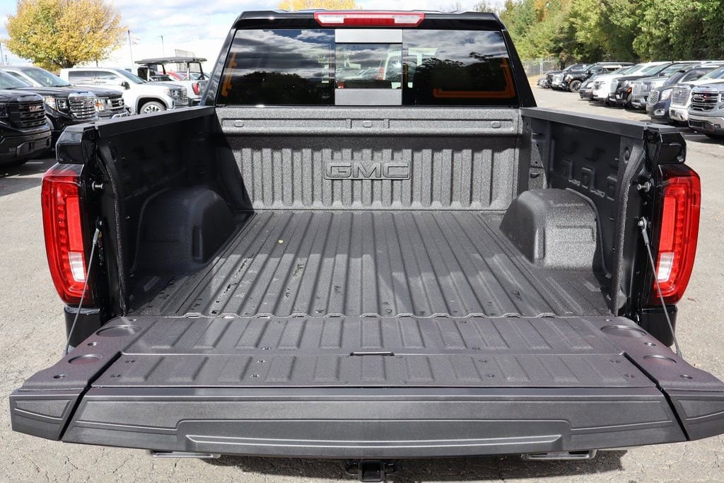 2026 GMC Sierra 1500 SLT - Photo 8