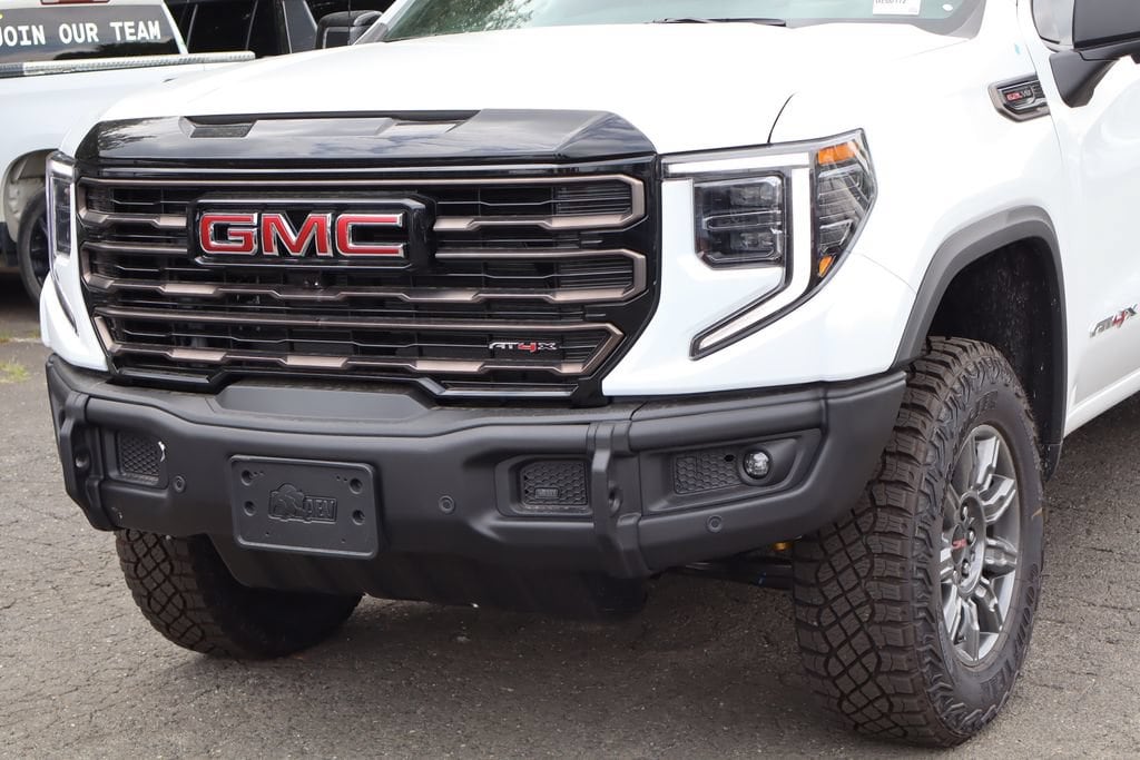 2026 GMC Sierra 1500 AT4X - Photo 4