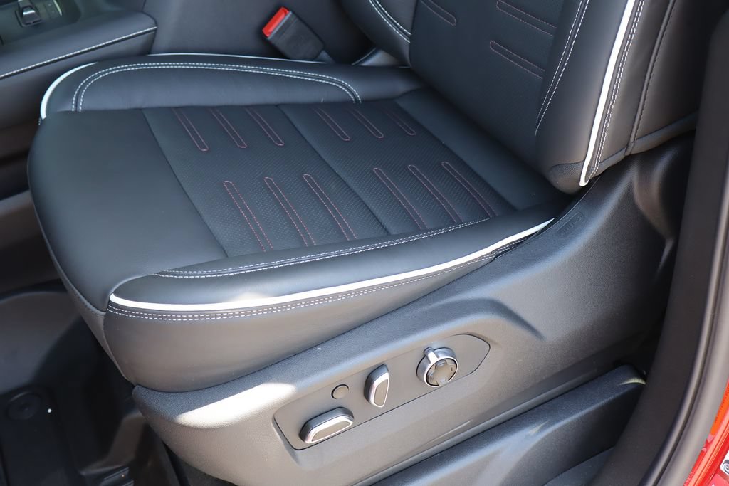 2026 GMC Sierra 1500 AT4X - Photo 13