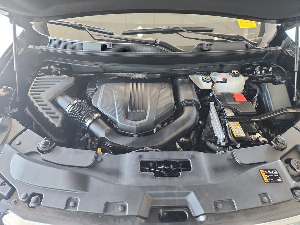2025 GMC Acadia Denali - Photo 29