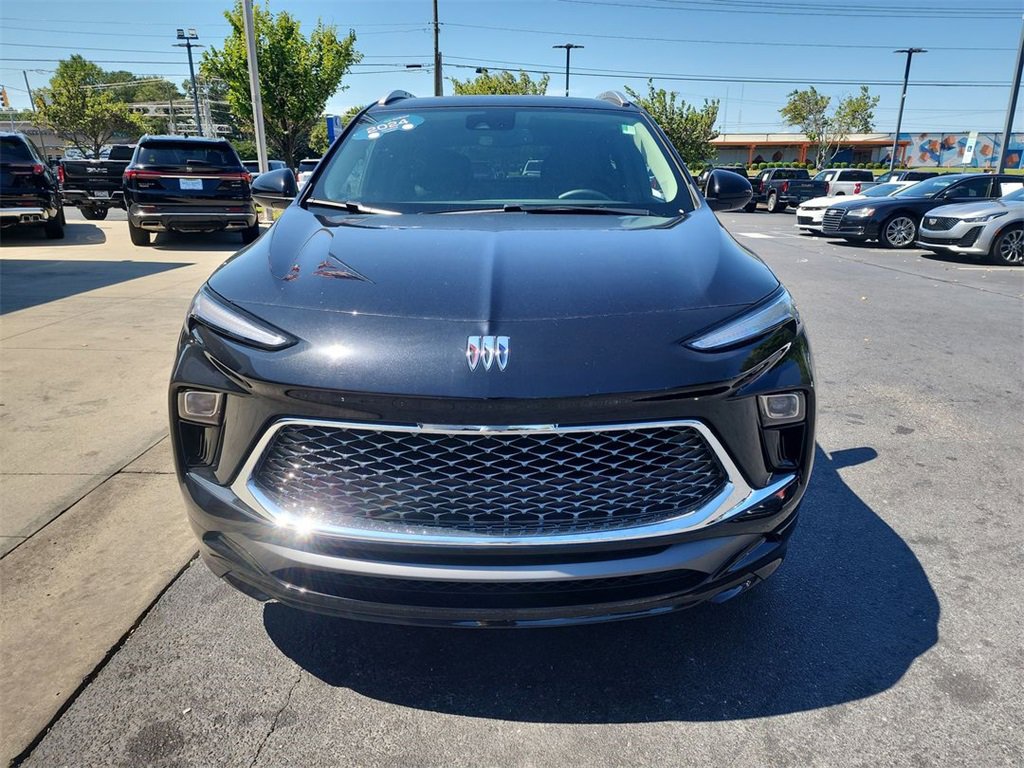2024 Buick Encore GX Avenir photo 3