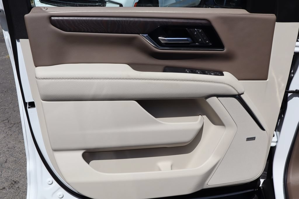 2026 GMC Yukon XL Denali - Photo 10