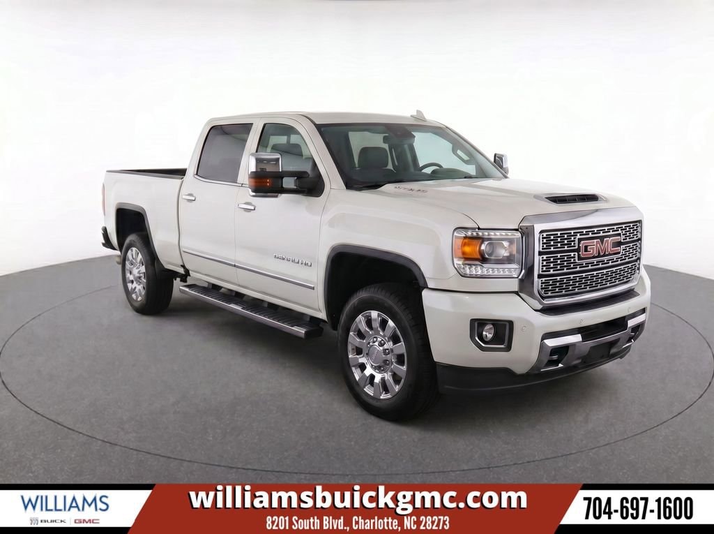 2019 GMC Sierra 4WD Crew Cab Standard Box Denali's photo