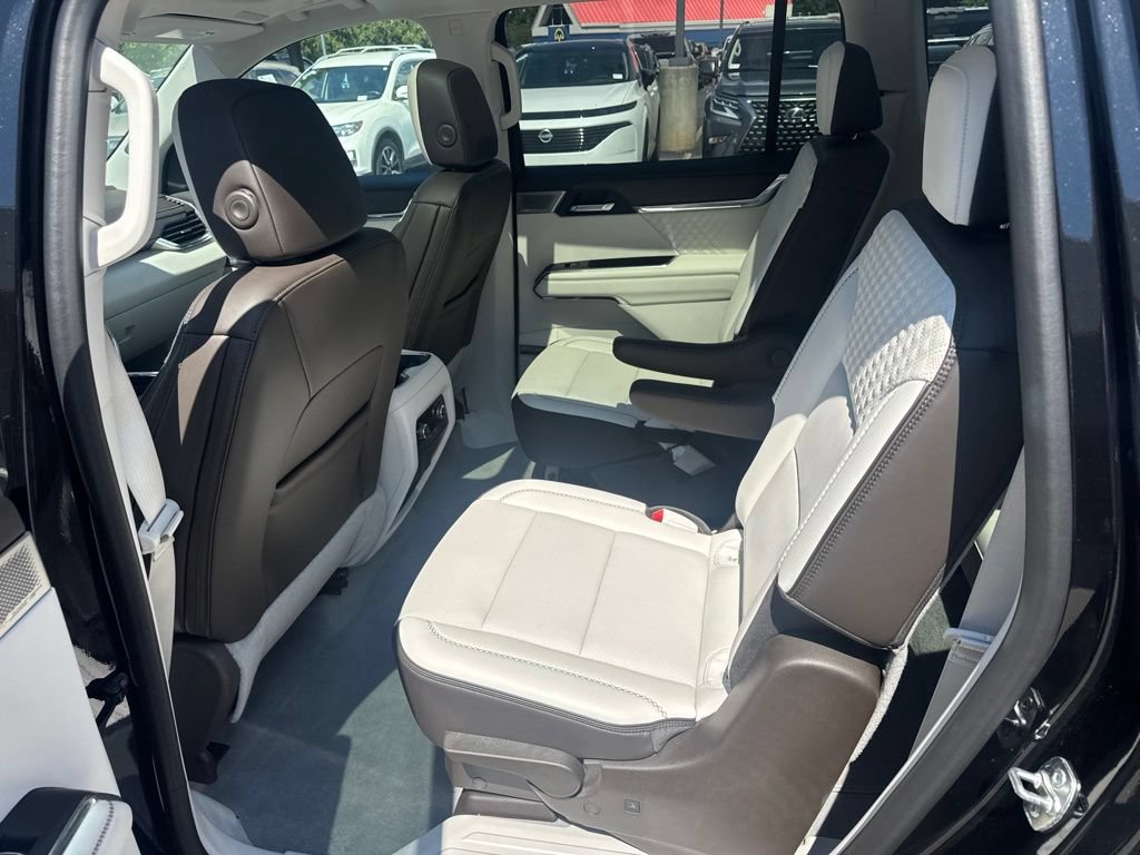 2024 GMC Acadia Denali - Photo 17