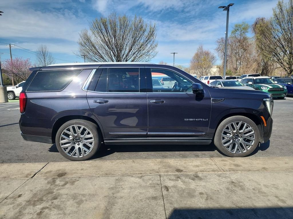 2025 GMC Yukon Denali Ultimate - Photo 9
