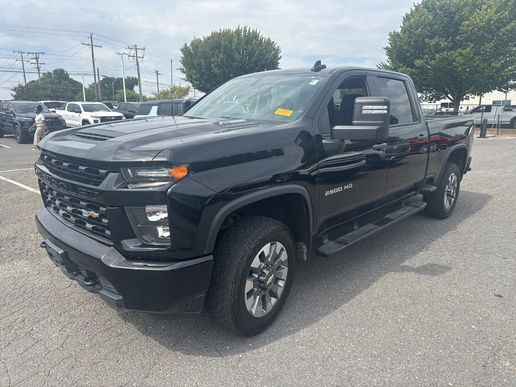 2022 Chevrolet Silverado Custom photo 3