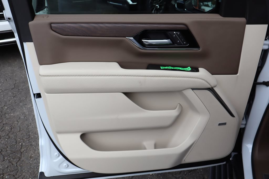 2026 GMC Yukon XL Denali - Photo 10