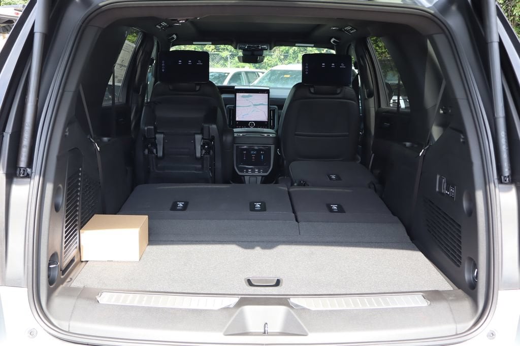 2026 GMC Yukon AT4 Ultimate - Photo 26
