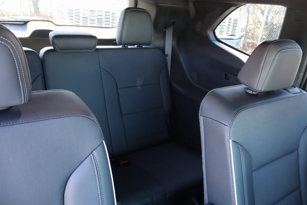 2025 Buick Enclave Preferred - Photo 24