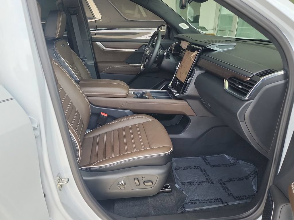 2026 GMC Acadia Denali Ultimate - Photo 27