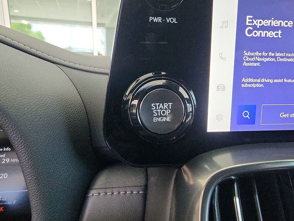 2025 Lexus LX F-Sport - Photo 17