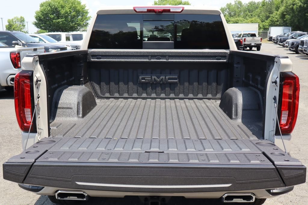 2026 GMC Sierra 1500 AT4 - Photo 8