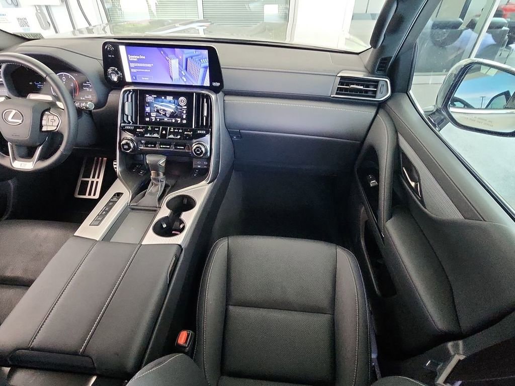 2025 Lexus LX F-Sport - Photo 29