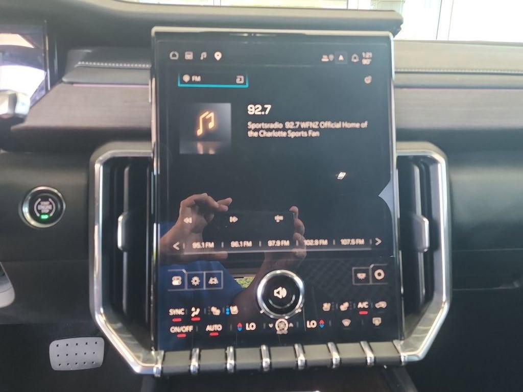 2025 GMC Acadia Denali - Photo 13