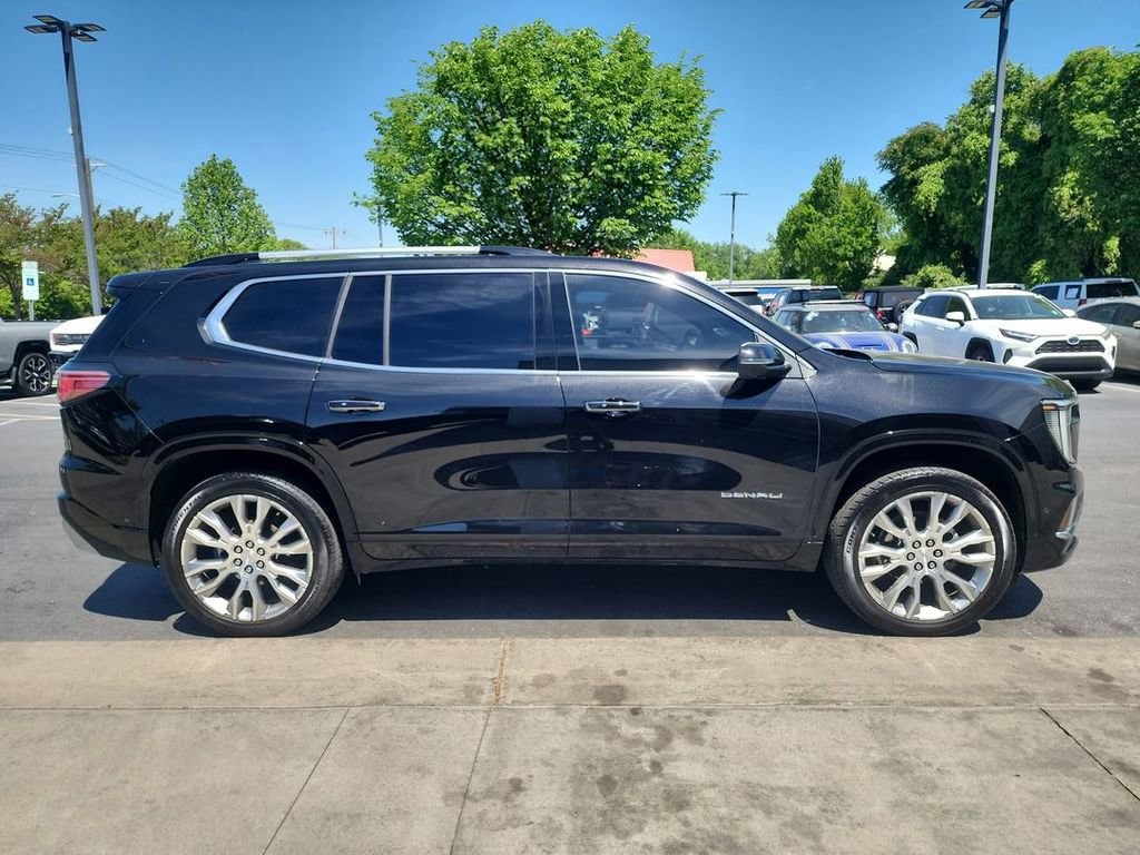 2025 GMC Acadia Denali - Photo 9