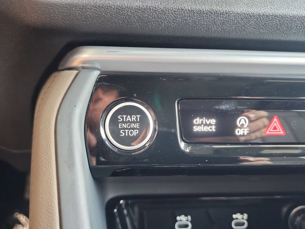 2025 Audi New Q5 Premium Plus - Photo 17