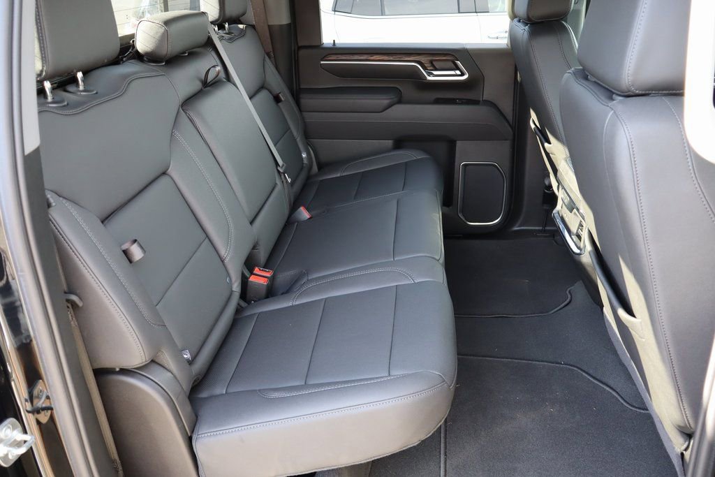 2025 GMC Sierra 2500HD SLT - Photo 23