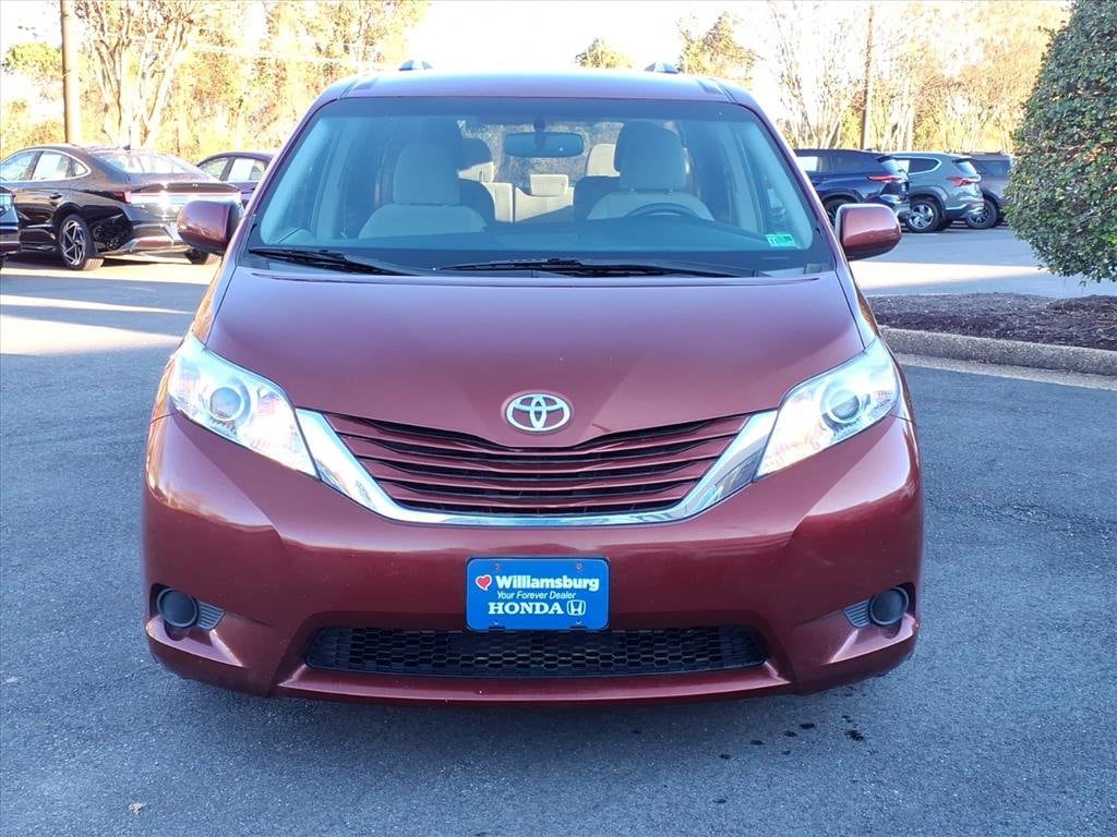 Used 2017 Toyota Sienna LE LE FWD 8-Passenger