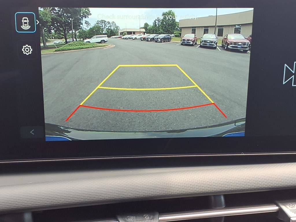 2025 Hyundai Tucson SE - Photo 12