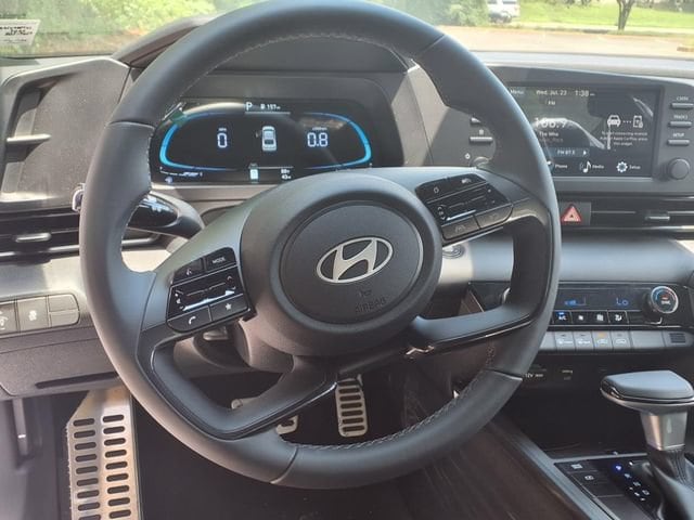 2025 Hyundai Elantra SEL - Photo 9