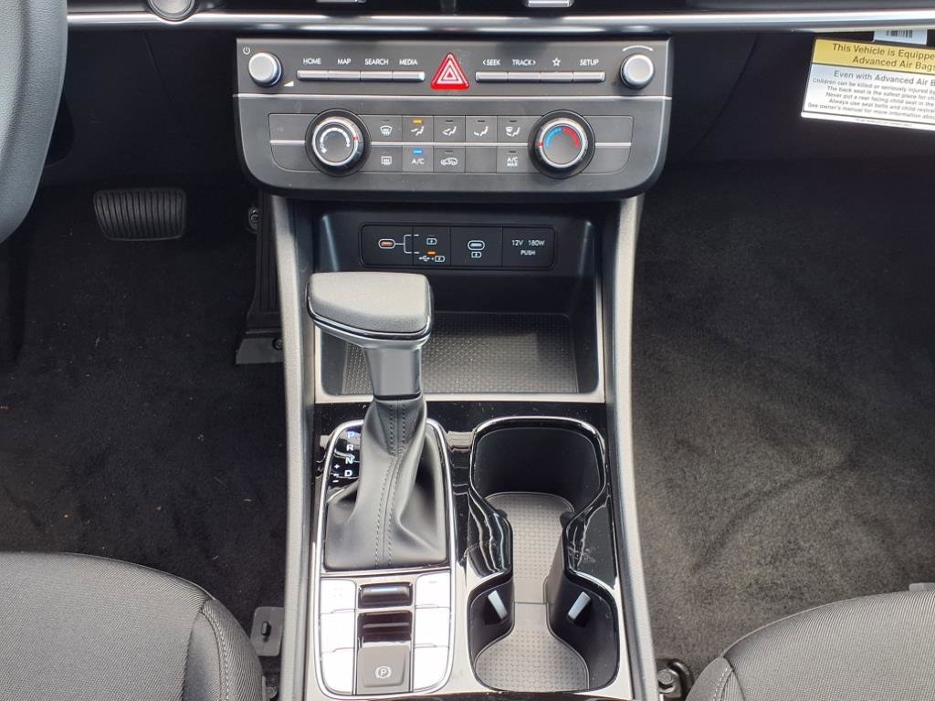 2025 Hyundai Tucson SE - Photo 13