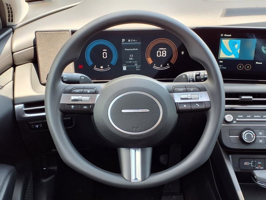 2025 Hyundai Tucson SE - Photo 14