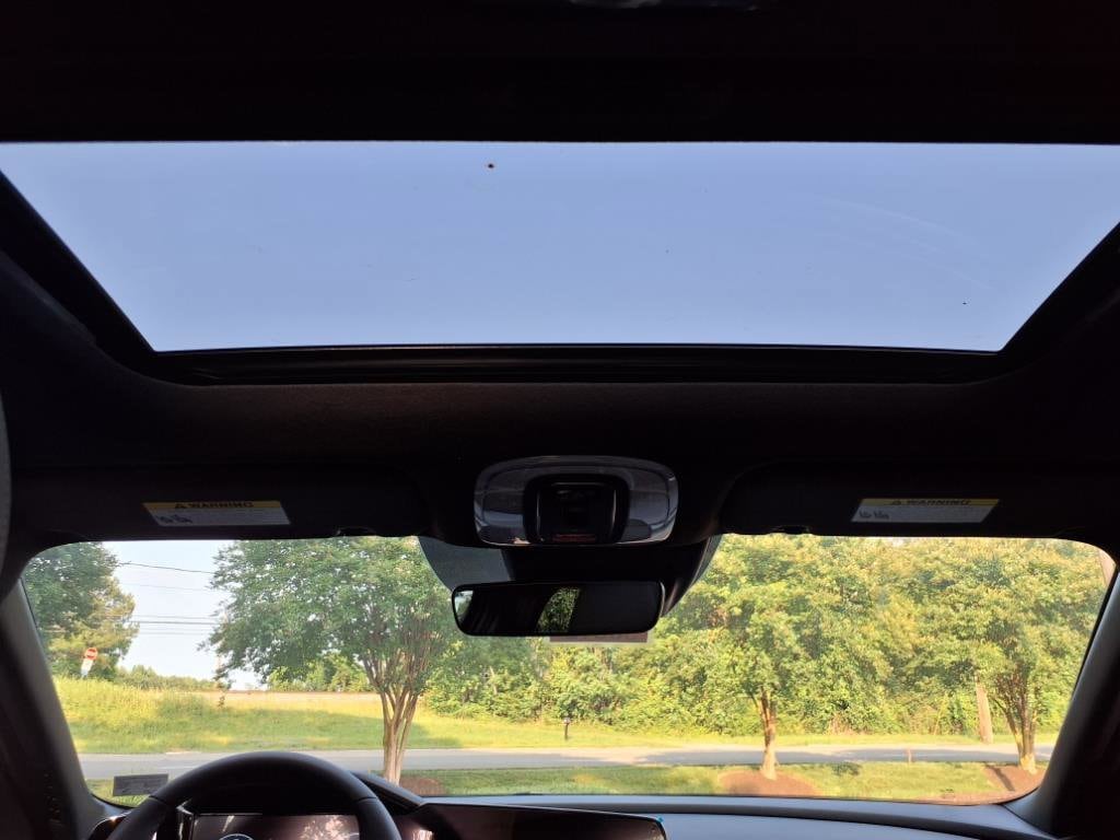 2025 Hyundai Elantra Limited - Photo 17