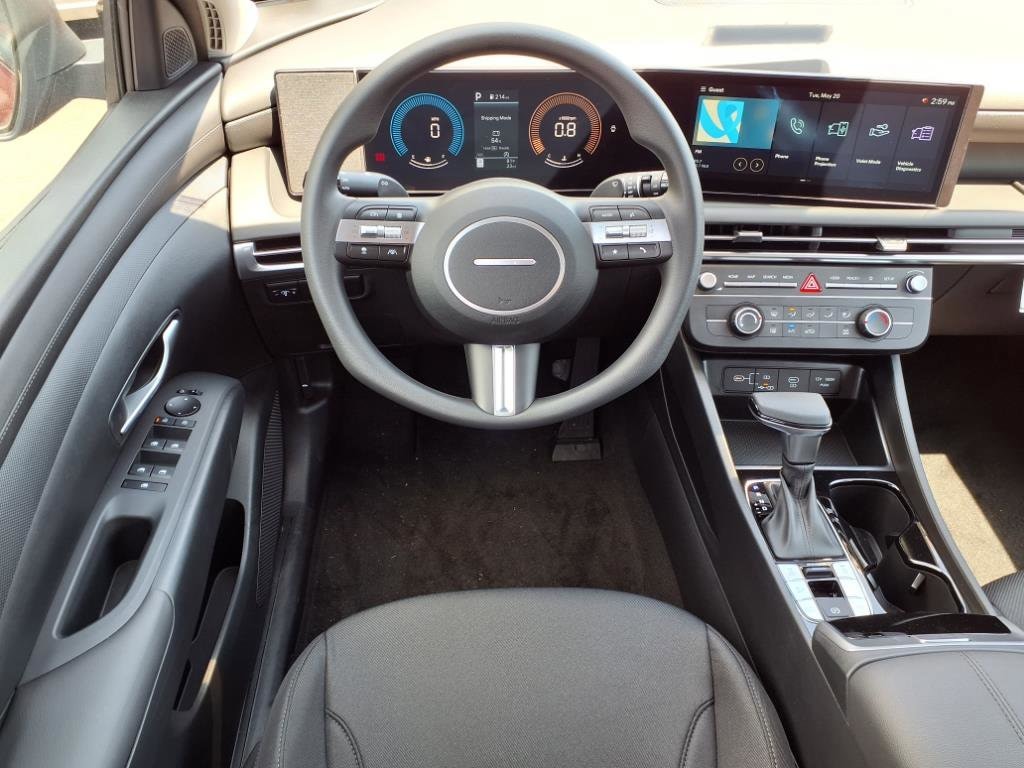 2025 Hyundai Tucson SE - Photo 16