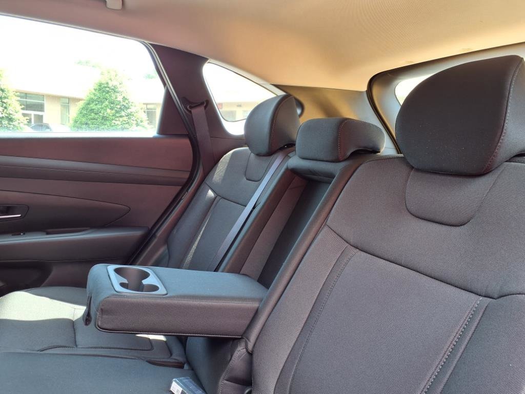 2025 Hyundai Tucson SE - Photo 8