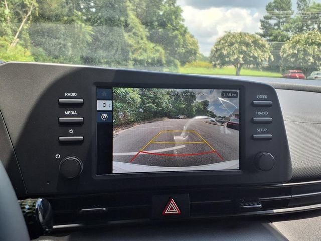 2025 Hyundai Elantra SEL - Photo 17