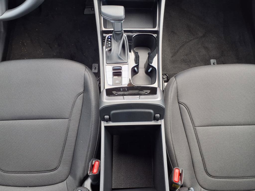 2025 Hyundai Tucson SE - Photo 14