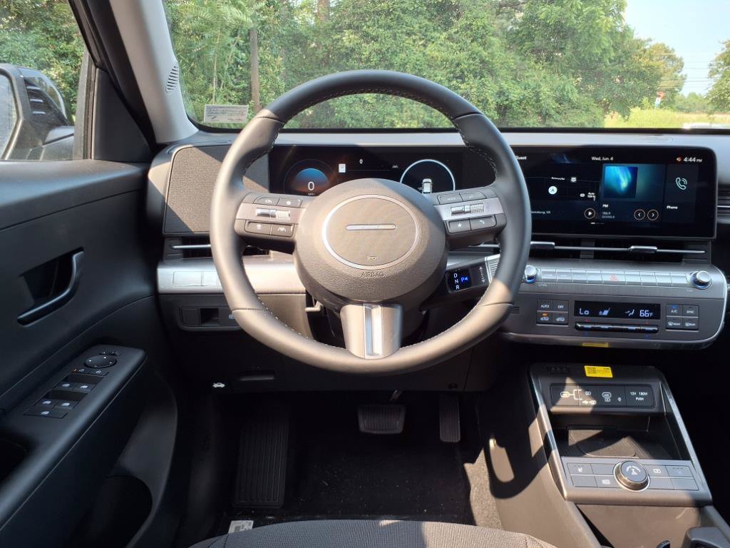 2025 Hyundai Kona SEL Convenience - Photo 13