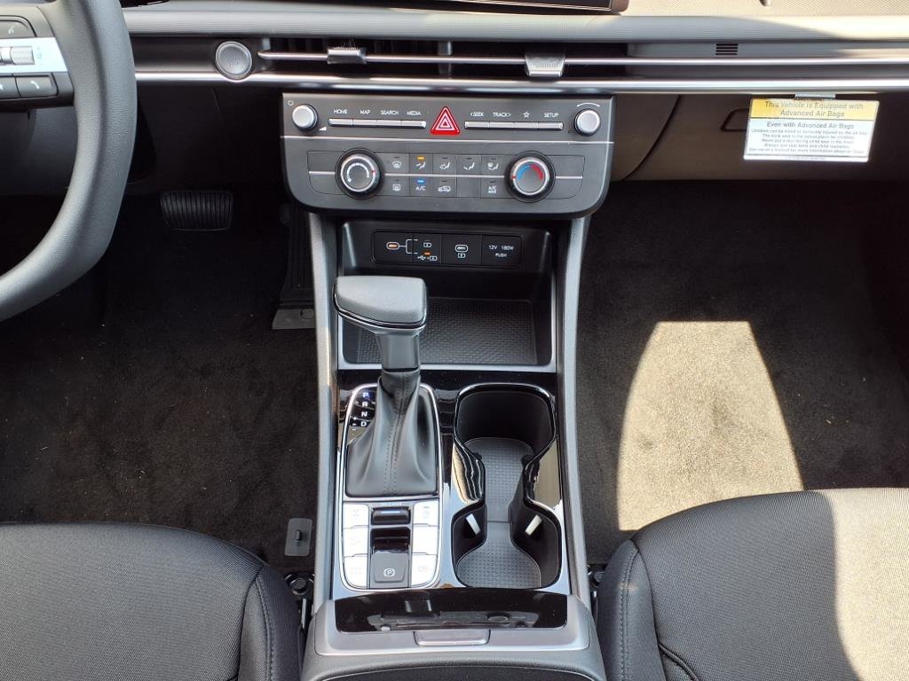 2025 Hyundai Tucson SE - Photo 12